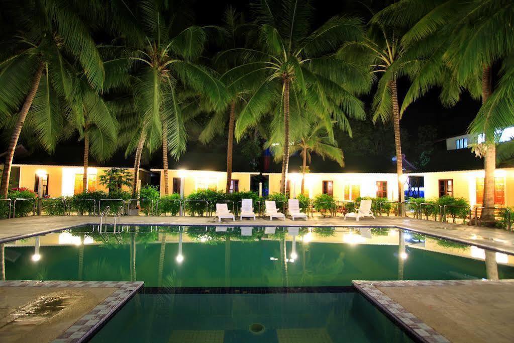 Redang Bay Resort Esterno foto